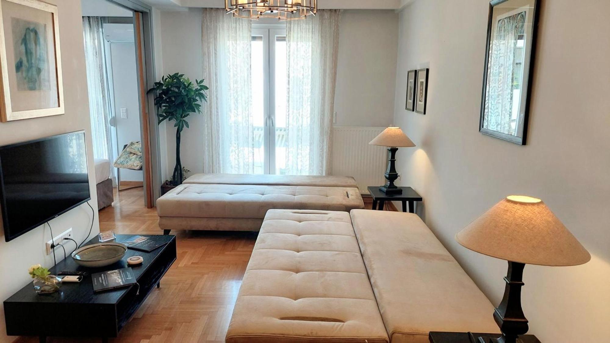 Elegant Apartment In Acropolis เอเธนส์ ภายนอก รูปภาพ