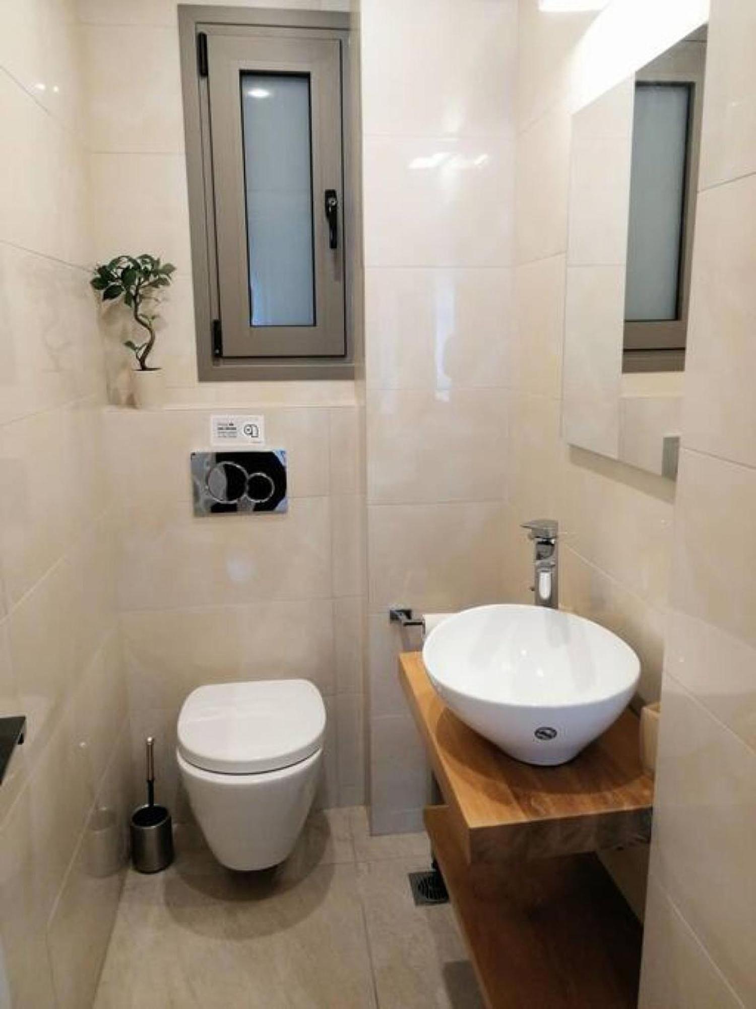 Elegant Apartment In Acropolis เอเธนส์ ภายนอก รูปภาพ