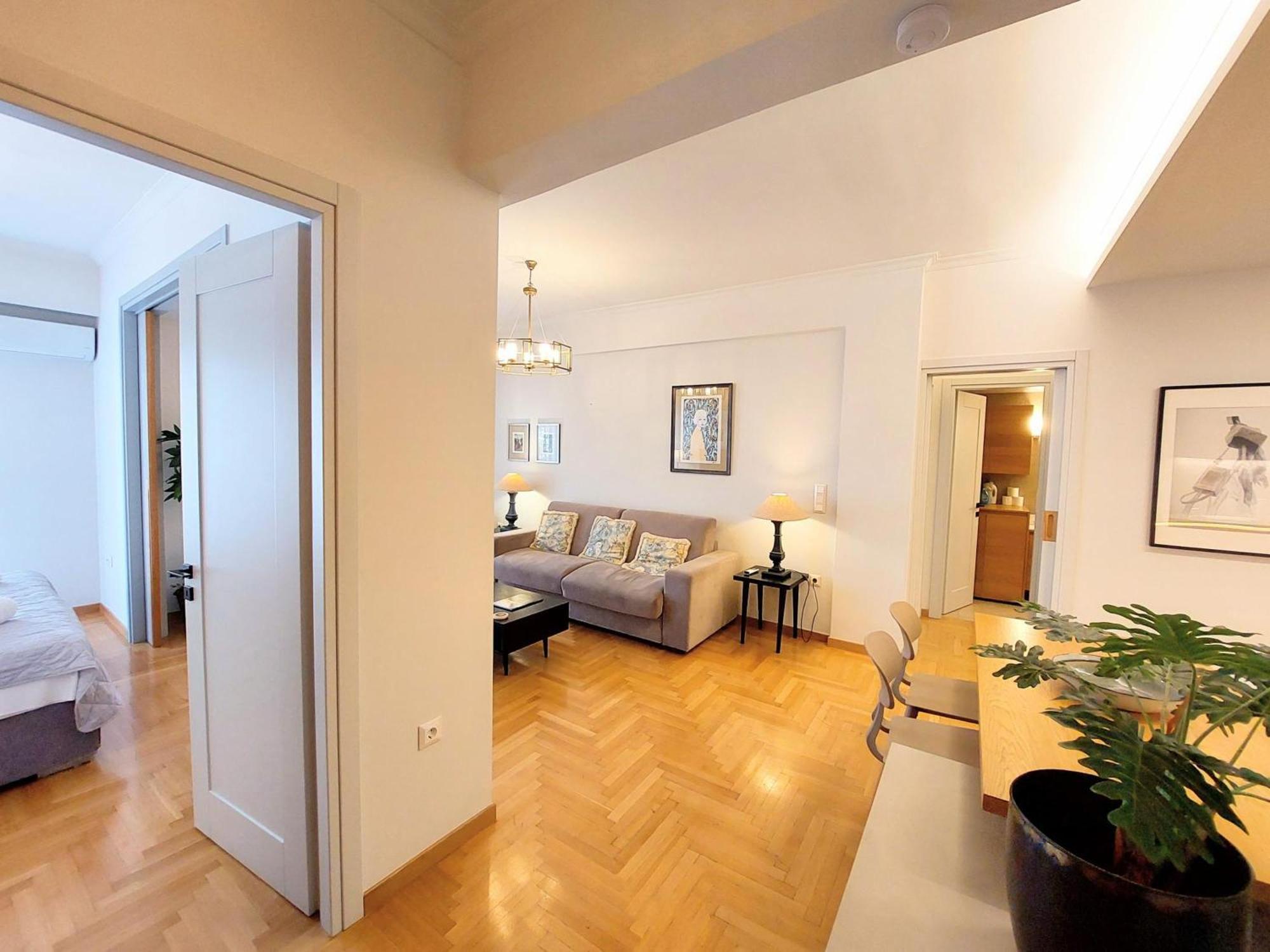 Elegant Apartment In Acropolis เอเธนส์ ภายนอก รูปภาพ