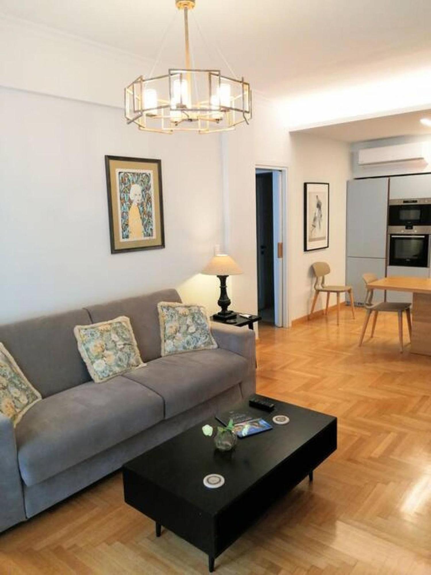 Elegant Apartment In Acropolis เอเธนส์ ภายนอก รูปภาพ