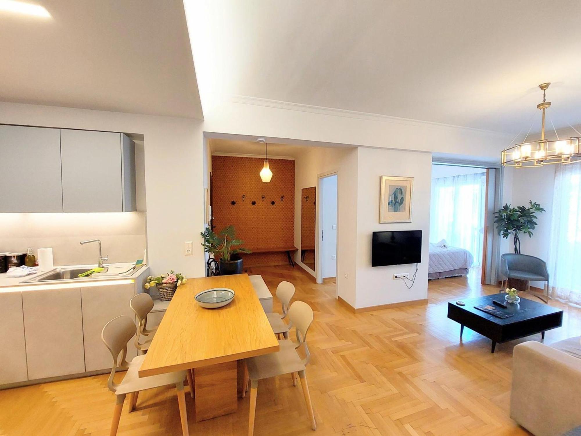 Elegant Apartment In Acropolis เอเธนส์ ภายนอก รูปภาพ